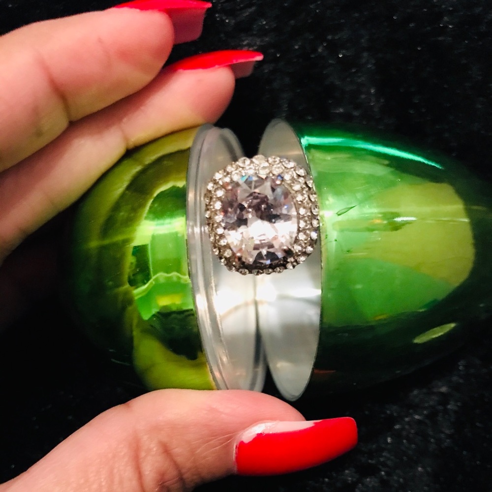 Statement Ring - Picture 1 of 3